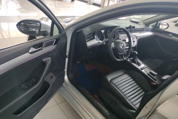 Used Volkswagen Magotan 2019 330TSI DSG Leading Edition China V Standard
