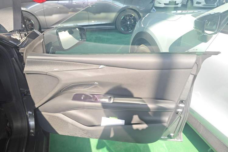 Used  L07 2024 230Max Qiankun Intelligent Driving ADS SE Range-Extended Version
