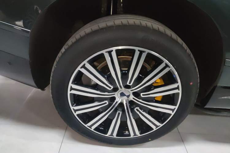 Used Denza N9 2025 Flagship Model
