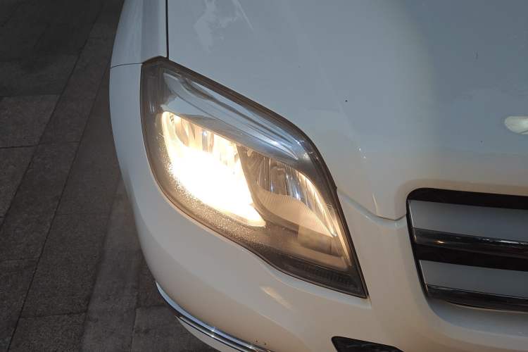 Used Mercedes-Benz GLK-Class 2013 GLK 300 4MATIC Dynamic Sunroof Model