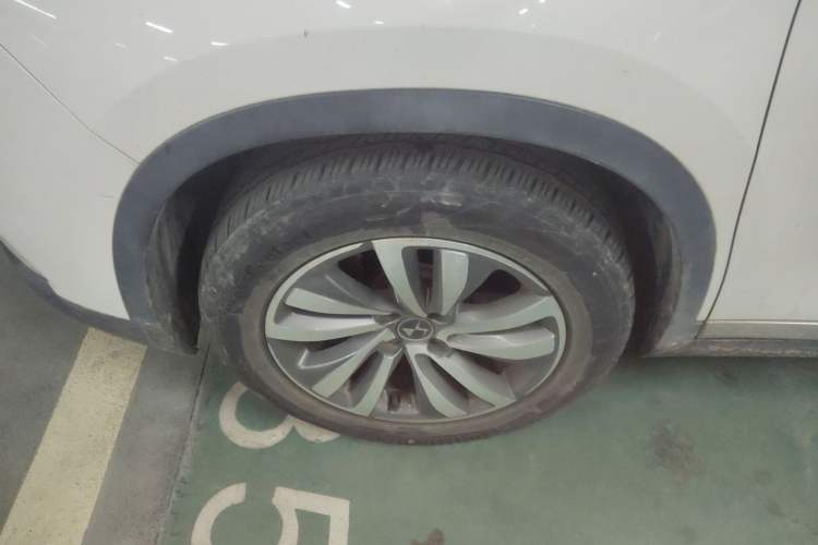 Used  6 2014 1.6T Luxury Edition THP200