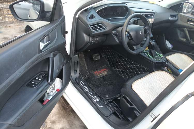 Used Peugeot 308 2016 1.6L Automatic Fashion Edition