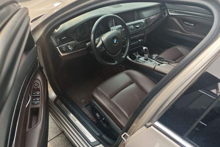 Used BMW 5 Series 2014 525Li Luxury Design Package
