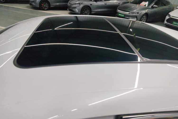 Used BYD Qin L 2025 DM-i Smart Drive 120KM Superior Model
