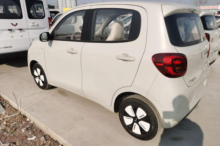 Used Wuling Hongguang MINIEV 2025 Four-Door Version Advanced Edition
