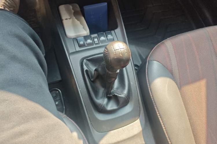 Used Chevrolet Sail 2013 Sedan 1.2L Manual Fashionable Happiness Edition
