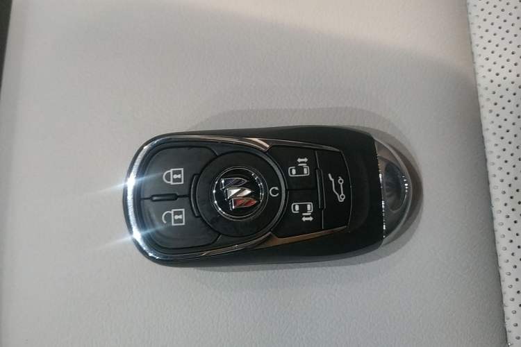 Used Buick GL8 2023 ES Lu Zun Deluxe and Yue Edition