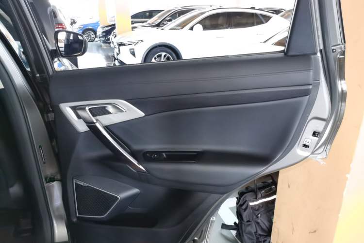 Used Geely Auto Emgrand X7 Sport 2018 1.8TD Automatic Two-Wheel Drive Smart Connect 4G Internet Edition
