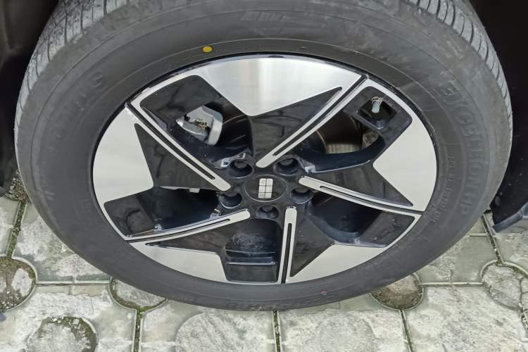 Used  E5 2024 530km Long-Range Version
