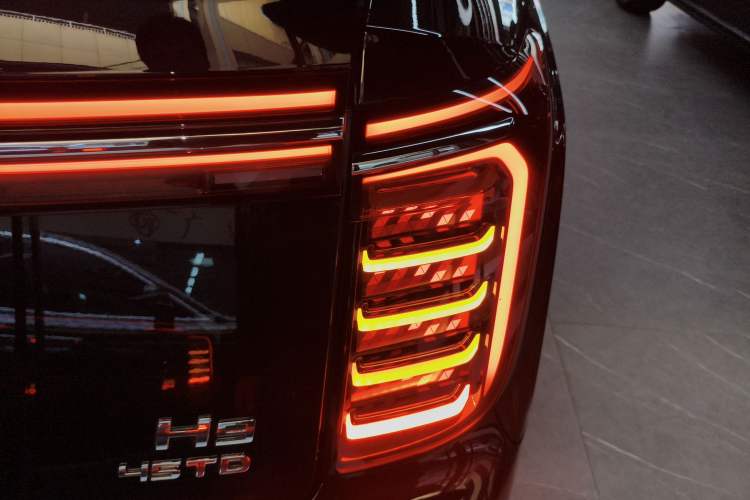 Used Hongqi H9 2024 2.0T Qixiang Luxury Business Edition