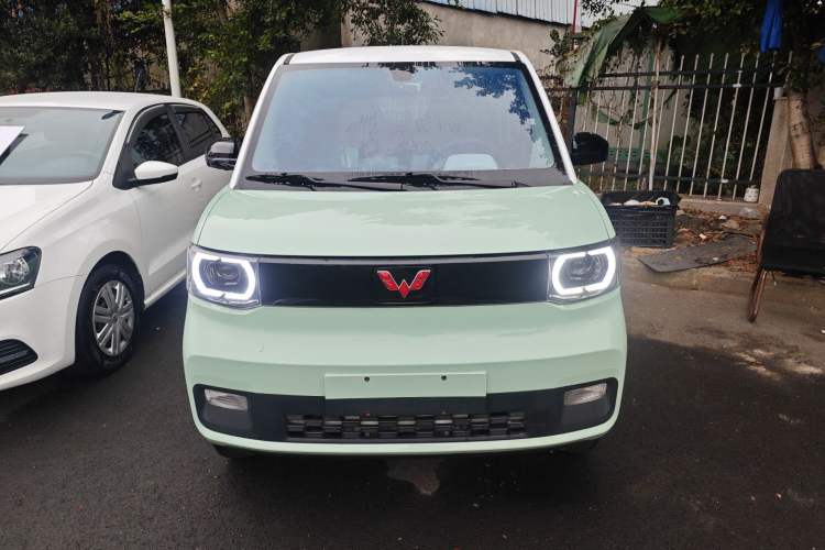 Used Wuling Hongguang MINIEV 2021 Macaron Sandwich Model 120 km Lithium NMC
