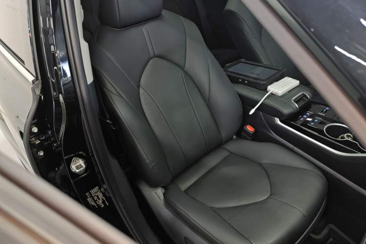 Used Toyota Highlander 2022 Dual-Engine 2.5L Four-Wheel Drive Prestige Version 7 Seats
