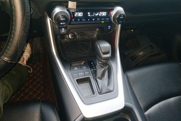 Used Toyota RAV4 2020 2.0L CVT Two-Wheel Drive Fashion Edition