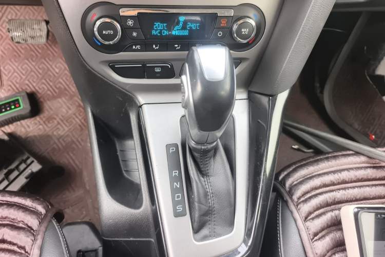 Used Ford Focus 2012 Hatchback 1.6L Automatic Fashion Edition