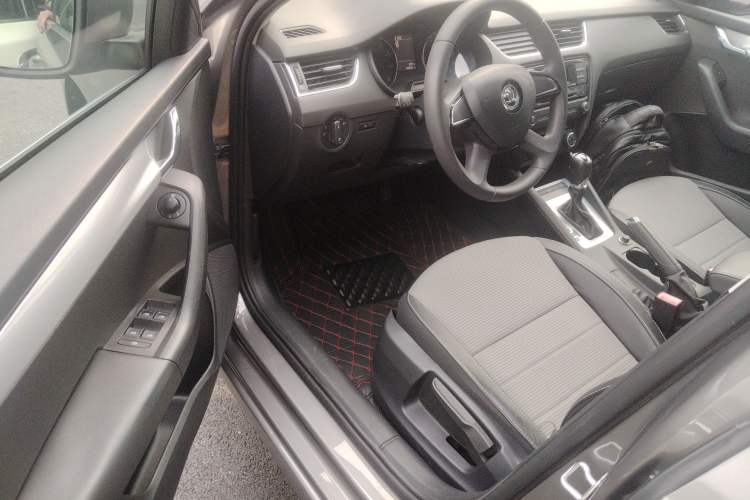 Used Skoda Octavia 2016 1.6L Automatic Chuanxing Edition
