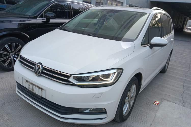 Used Volkswagen Touran 2016 Volkswagen Touran L 280TSI DSG Comfort Edition
