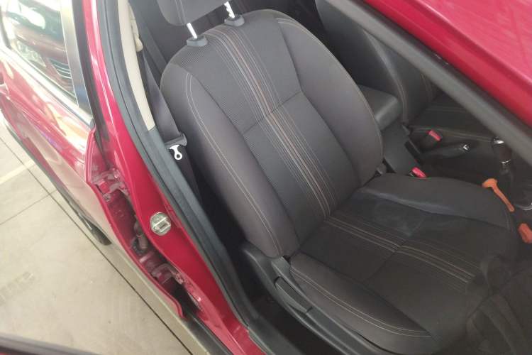 Used Dongfeng Aeolus AX3 2016 1.5L Manual Shangkue Model
