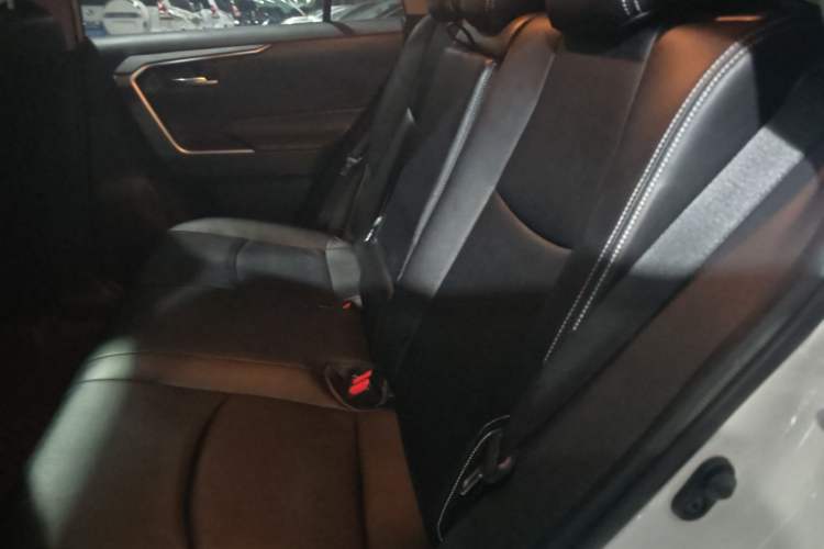 Used Toyota RAV4 2021 2.0L CVT Two-Wheel Drive Fashion Edition
