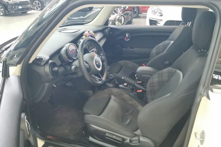 Used  MINI 2016 1.5T COOPER
