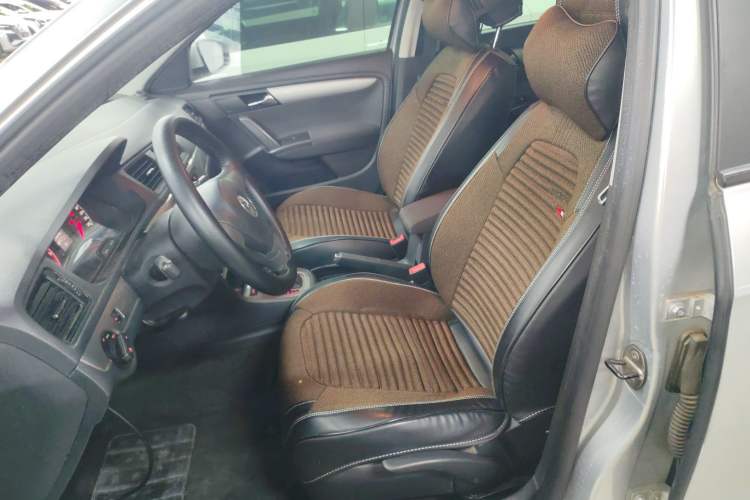 Used Volkswagen Lavida 2013 Revised Classic 1.6L Automatic Fashion Edition
