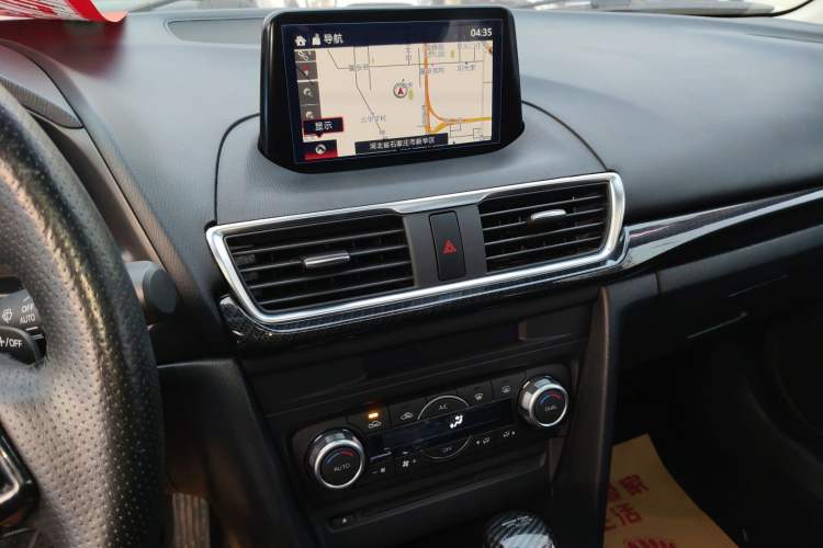 Used Mazda Mazda 3 Axela 2017 Hatchback 2.0L Automatic Sport Model China V Emission Standard