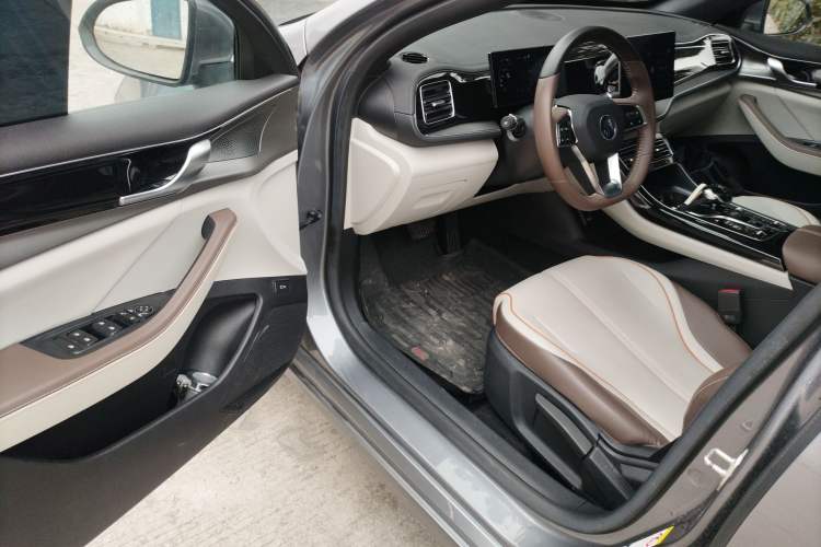 Used BYD Qin PLUS 2023 Champion Edition DM-i 120KM Leading Model