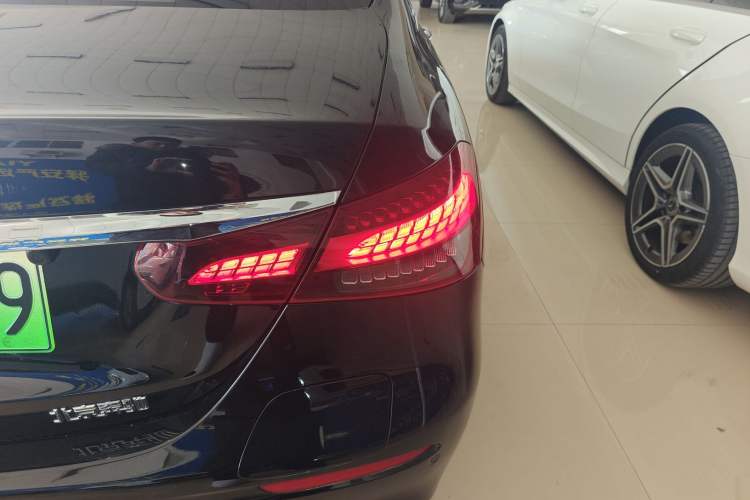 Used Mercedes-Benz E-Class New Energy 2023 E 350 e L Plug-in Hybrid Sports Sedan
