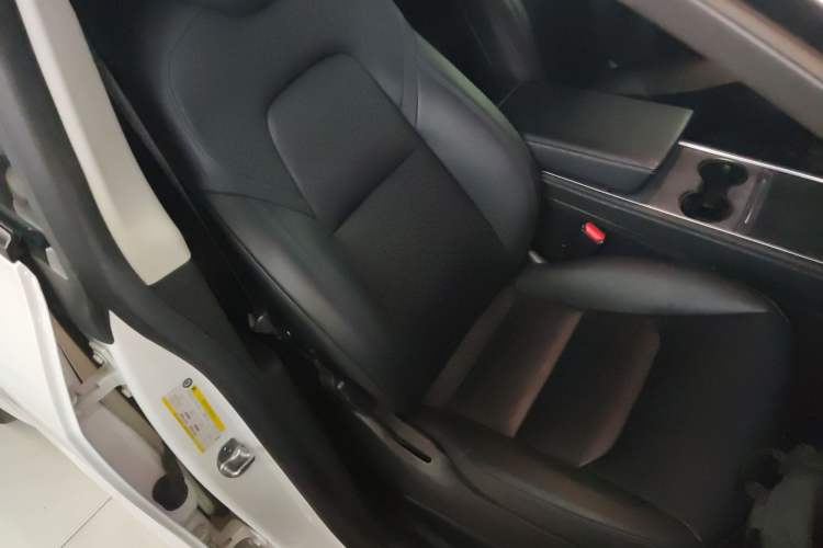 Used Tesla Model Y 2022 Long-Range All-Wheel-Drive Version
