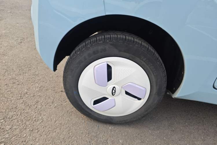 Used Chery QQ Ice Cream 2022 170km Sundae Phosphate Lithium-Ion
