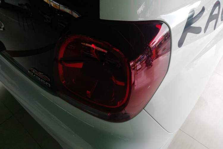 Used Roewe Clever 2021 302 km New Four-Seater Super-Efficient Version
