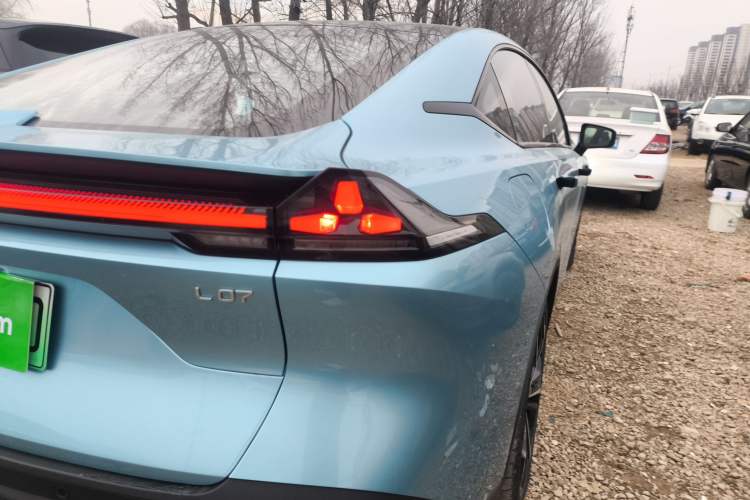 Used  L07 2024 230Max Qiankun Intelligent Driving ADS SE Range-Extended Version
