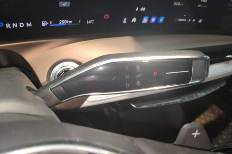 Used Cadillac GT4 2023 25T Luxury Model
