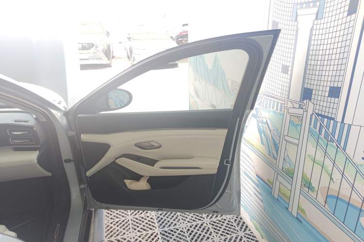 Used BYD Qin L 2024 DM-i 120KM Leading Model
