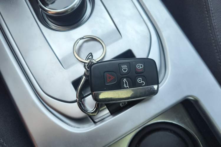 Used Land Rover Discovery Sport 2017 2.0T SE
