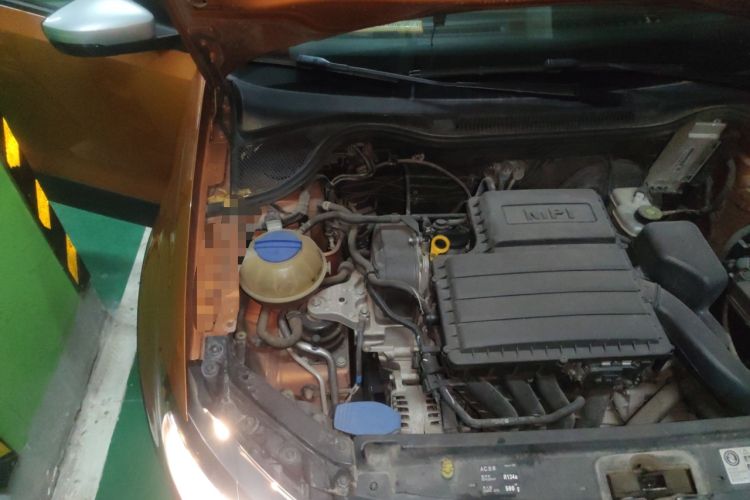 Used Volkswagen Polo 2016 1.6L Cross Polo Automatic
