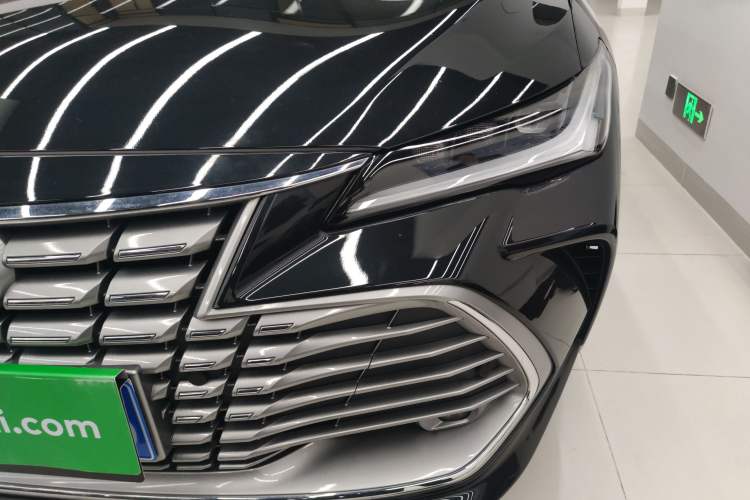 Used Toyota Avalon 2024 Dual-Motor 2.0L Premium Edition
