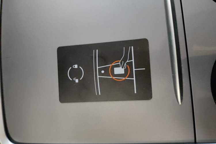 Used Tesla Model Y 2023 Rear-Wheel-Drive Version
