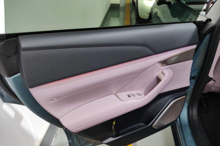 Used ONVO L60 2024 60 kWh Rear-Drive Version
