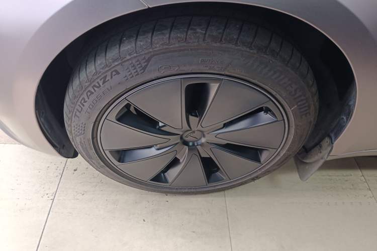Used Tesla Model 3 2025 Rear-Wheel-Drive Version
