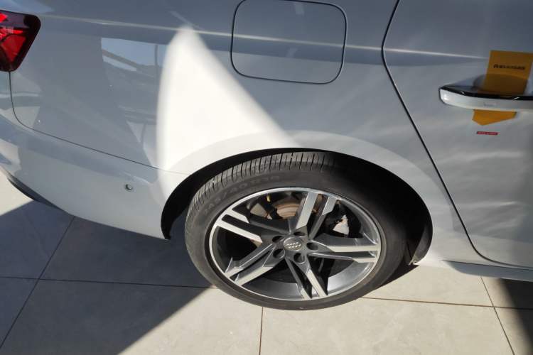 Used Audi A4L 2020 40 TFSI Luxury Dynamic Model
