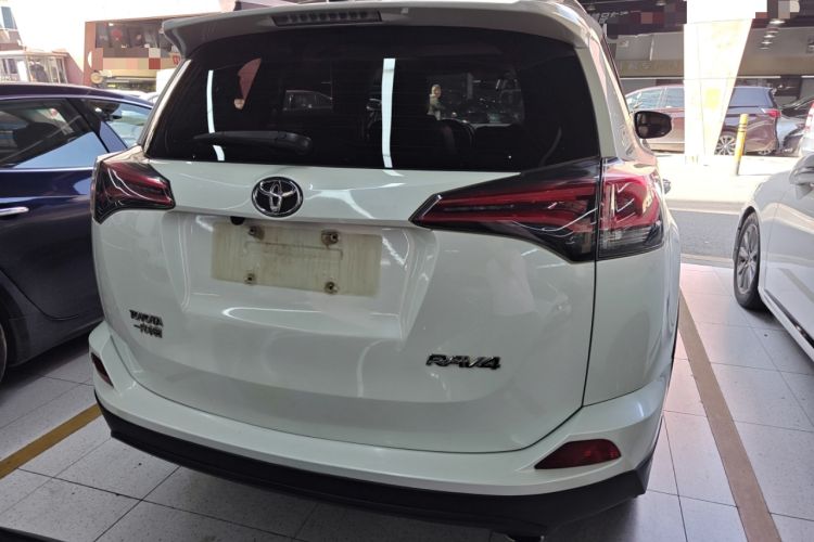 Used Toyota RAV4 2019 2.0L CVT Two-Wheel Drive Pioneer Edition China VI Standard