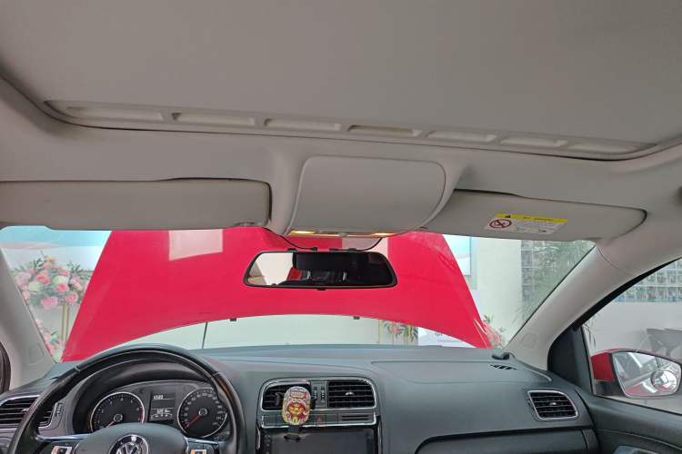 Used Volkswagen Polo 2016 1.6L Automatic Comfort Model
