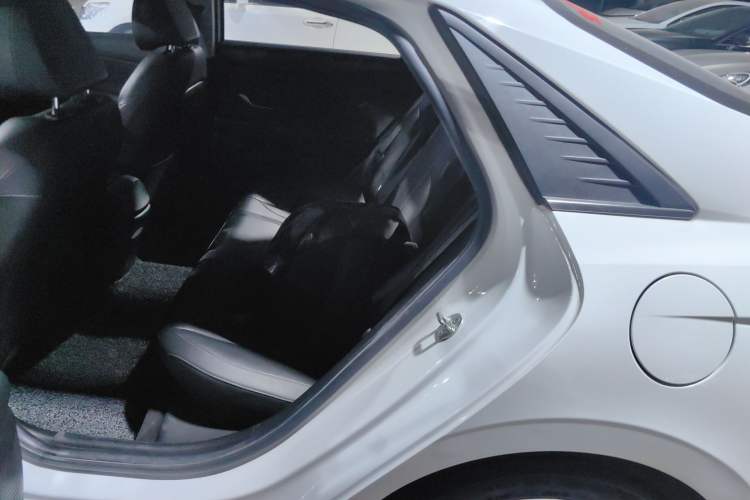 Used Hyundai Elantra 2021 1.5L CVT GLX Elite Edition
