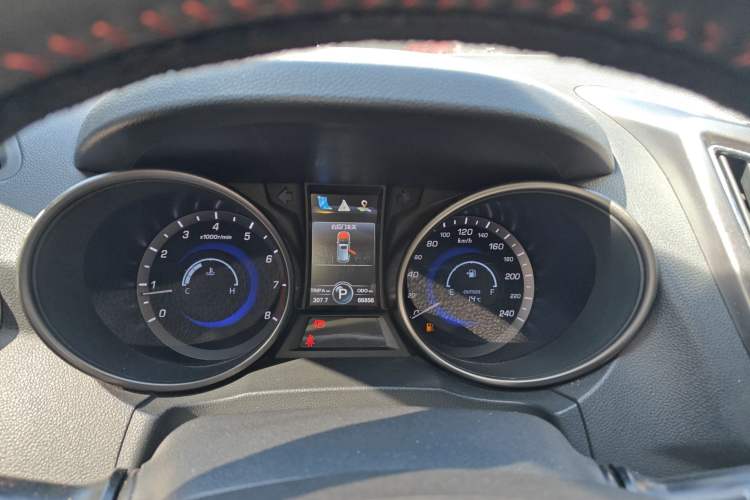 Used Changan CS75 2014 1.8T Automatic Elite Version China V Standard
