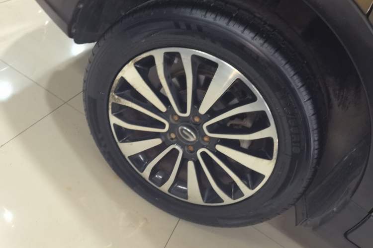 Used GAC Trumpchi GS5 Super 2015 2.0L Automatic Two-Wheel Drive Luxury Navigation Edition
