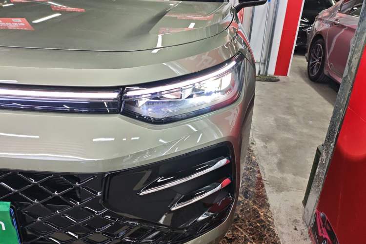 Used Volkswagen Tayron 2025 Tiguan L 380TSI 4Motion Luxury
