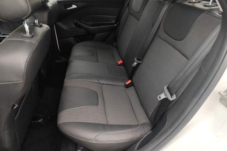 Used Ford Focus 2012 Hatchback 1.6L Automatic Fashion Edition