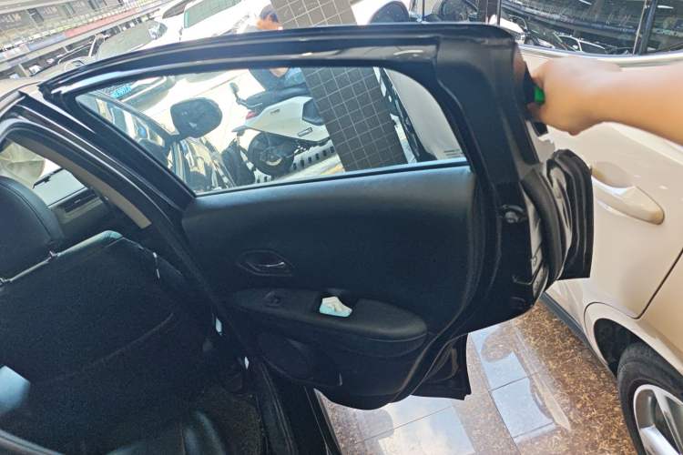 Used Honda Vezel 2017 1.5L CVT 2WD Comfort Model