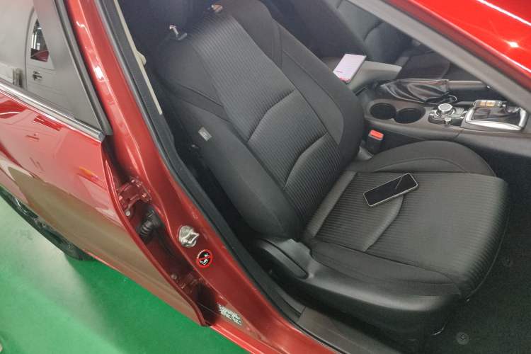 Used Mazda Mazda 3 Axela 2016 Sedan 1.5L Automatic Comfort Model
