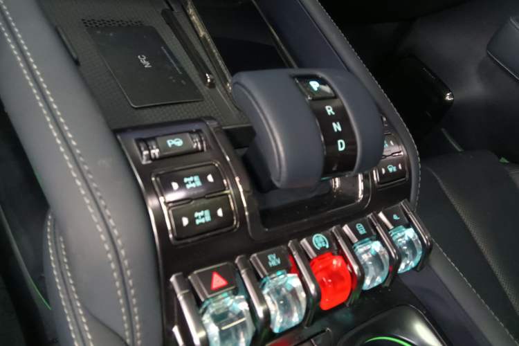 Used  Leopard 5 2023 Navigator Edition
